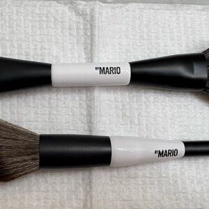 By Mario Makeup Brushes F1 & F4.
BRAND NEW